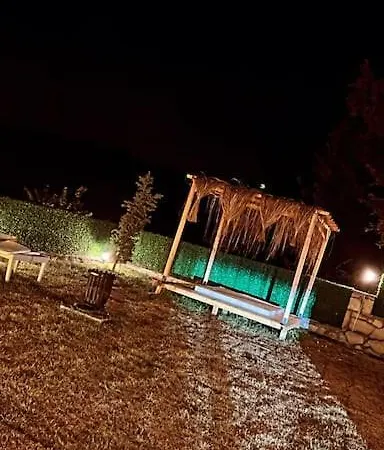 Medasuite Stone House With Pool And Jacuzzi וילה