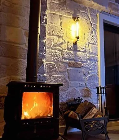 Medasuite Stone House With Pool And Jacuzzi * Kandira