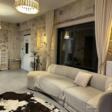 Medasuite Stone House With Pool And Jacuzzi