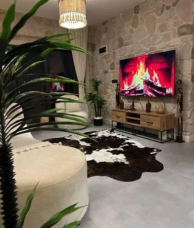 וילה Medasuite Stone House With Pool And Jacuzzi Kandira