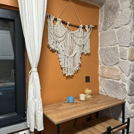 Medasuite Stone House With Pool And Jacuzzi