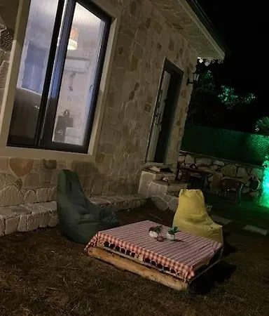 Medasuite Stone House With Pool And Jacuzzi וילה *