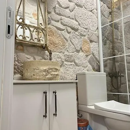 Medasuite Stone House With Pool And Jacuzzi