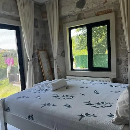 וילה Medasuite Stone House With Pool And Jacuzzi Kandira