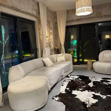 וילה Medasuite Stone House With Pool And Jacuzzi Kandira
