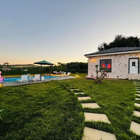 Medasuite Stone House With Pool And Jacuzzi Villa *
