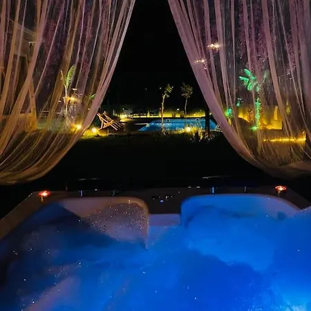 Medasuite Stone House With Pool And Jacuzzi וילה Kandira