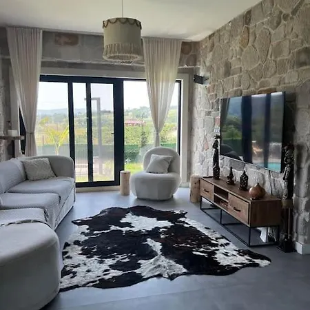 Medasuite Stone House With Pool And Jacuzzi