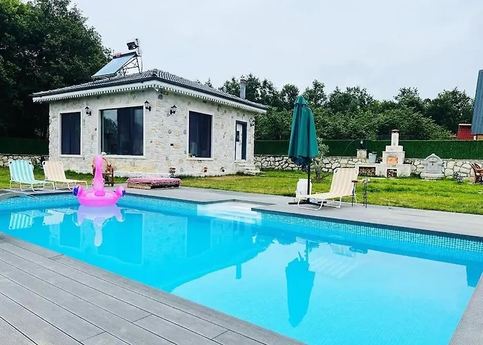 Medasuite Stone House With Pool And Jacuzzi Villa