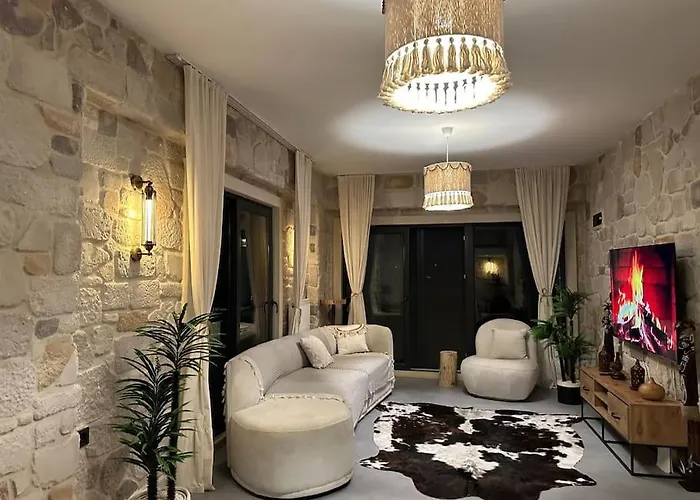 Villa Medasuite Stone House With Pool And Jacuzzi *