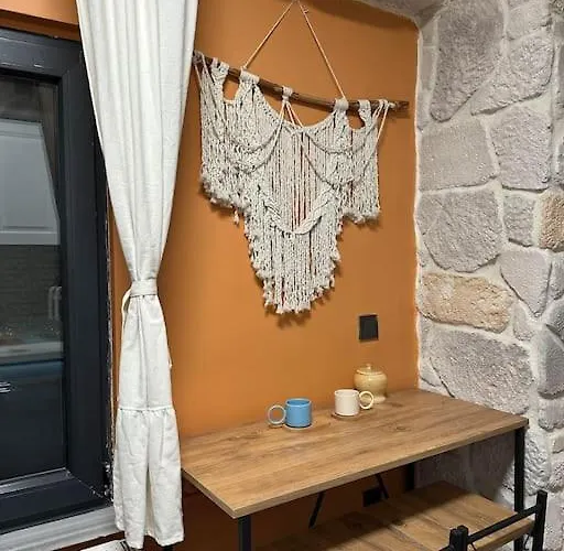 Medasuite Stone House With Pool And Jacuzzi