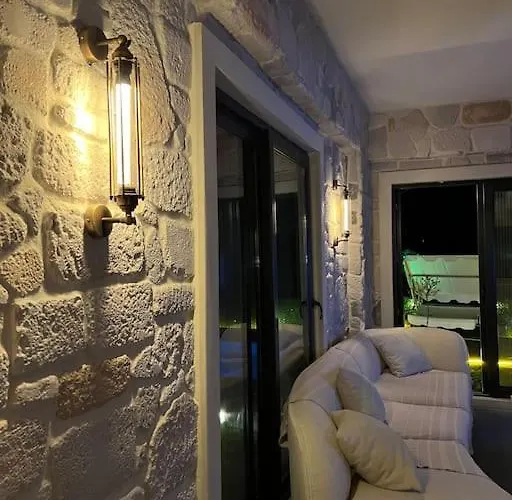 Medasuite Stone House With Pool And Jacuzzi *