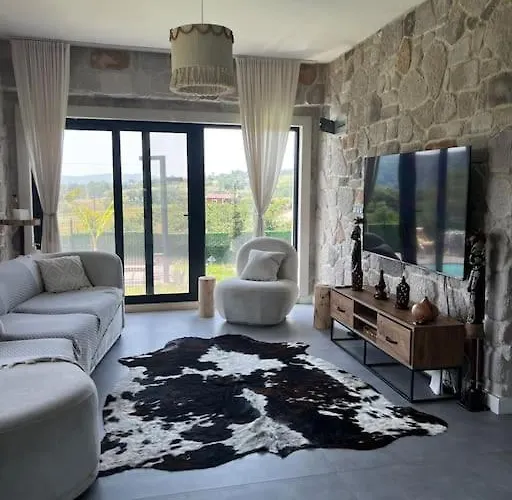 Medasuite Stone House With Pool And Jacuzzi