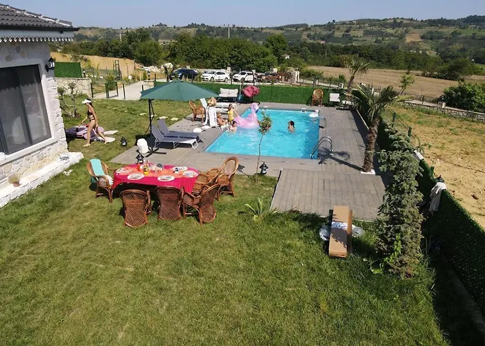 Villa Medasuite Stone House With Pool And Jacuzzi *